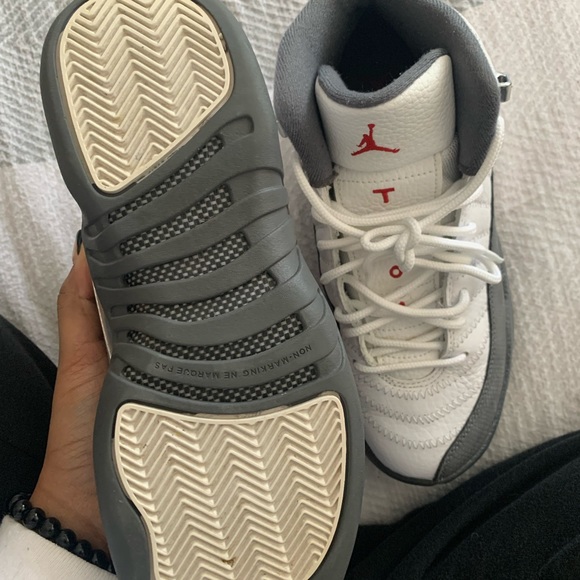 Jordan 12 retro (slightly used) - Picture 2 of 6